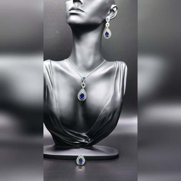 Vintage 925 Sterling Silver Necklace & Earrings Setwith Blue Zircon Stones - Picture 2 of 6